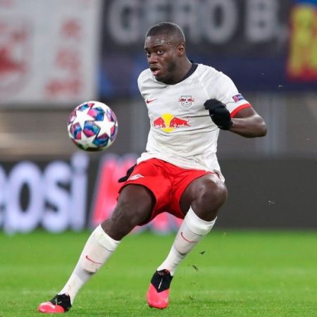 Official: Bayern have confirmed the transfer of Dayot Upamecano